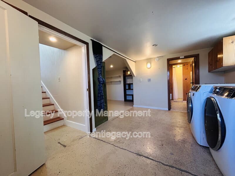 Crockett House: 653 Alhambra Street