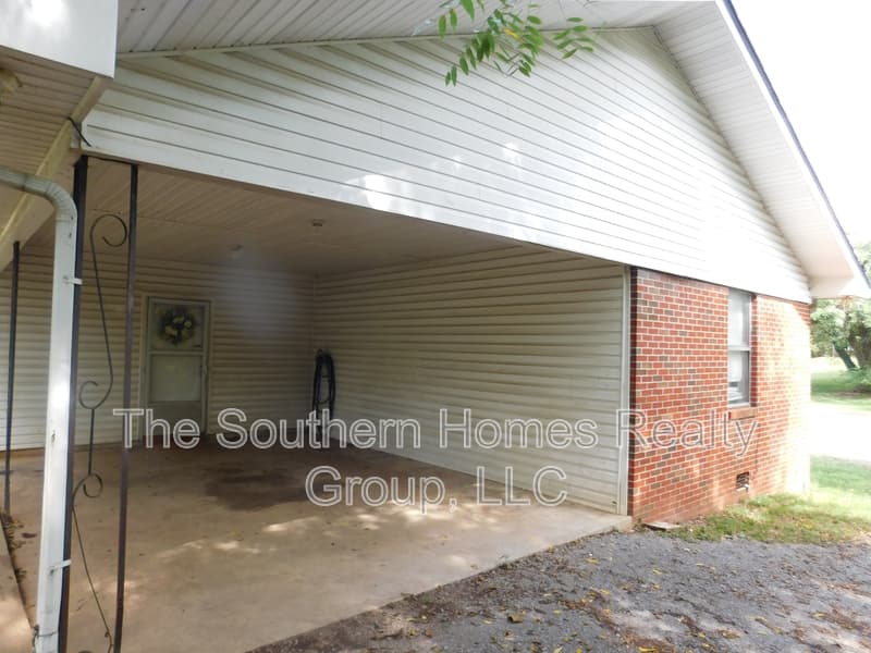Athens House: 818 Cedar Springs Road