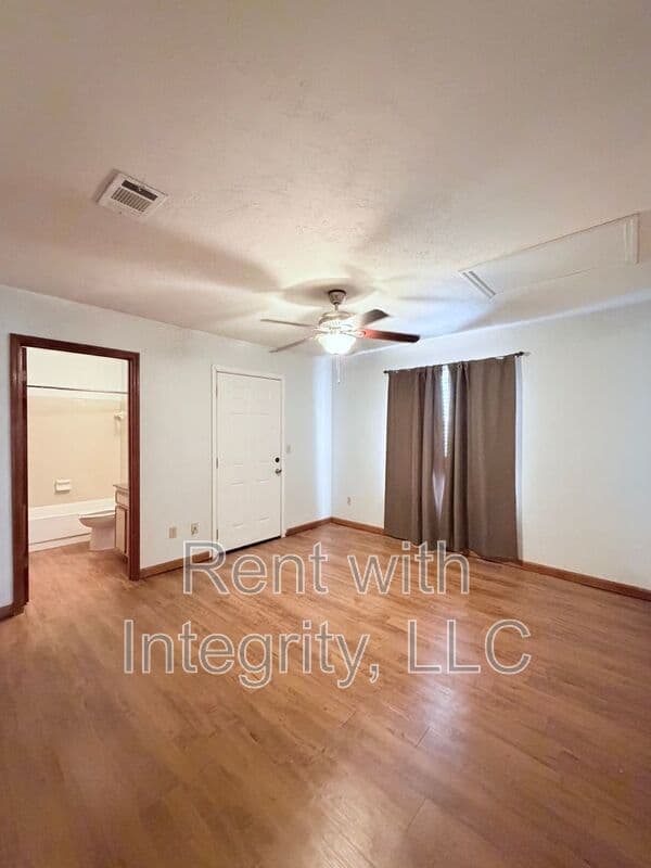 Tallahassee House: 1280 High Rd