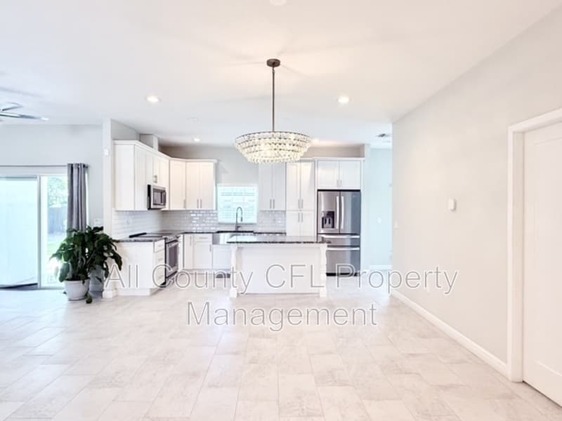 Orlando House: 2408 Corrine Drive