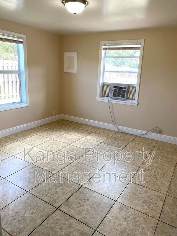 Lake Worth Condo: 4821 Vermont Ave