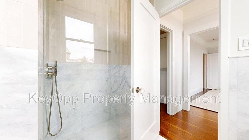 San Francisco Condo: 2250 Green Street