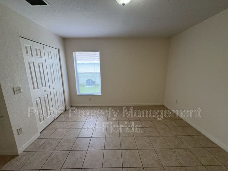 Ocala House: 7455 Midway Terrace