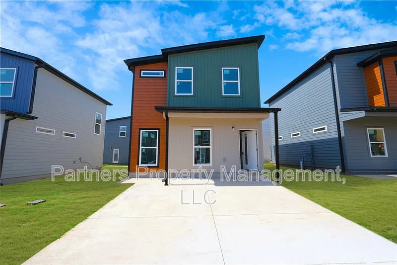 Centerton House: 881 Ventnor Avenue