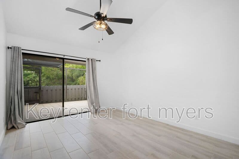 Fort Myers House: 6213 Timberwood Cir