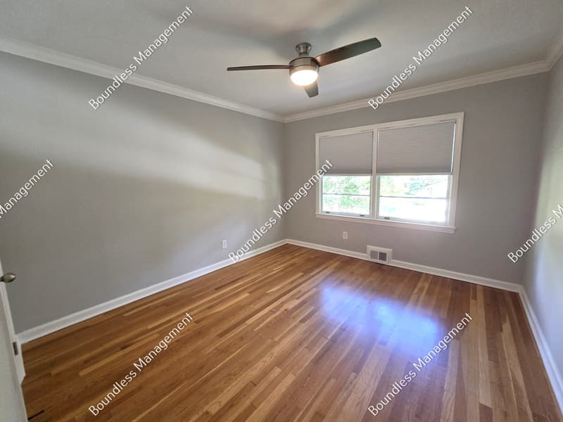 Decatur House: 2233 Leafmore Dr