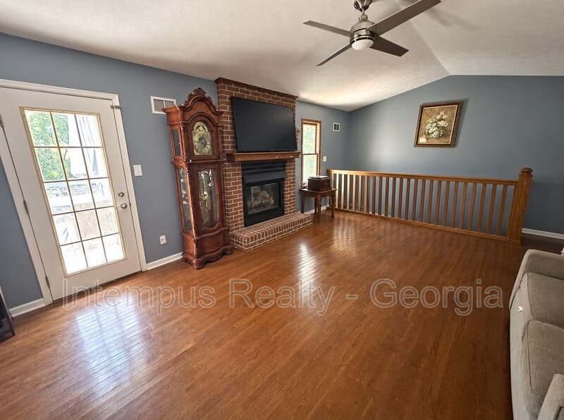 Snellville House: 2830 Shiloh Way