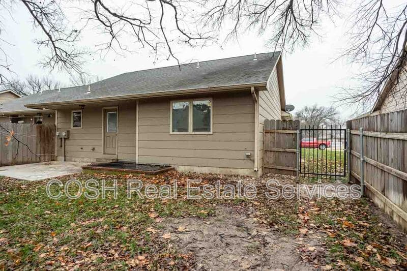 Colwich Condo: 406 North Colorado Avenue - F