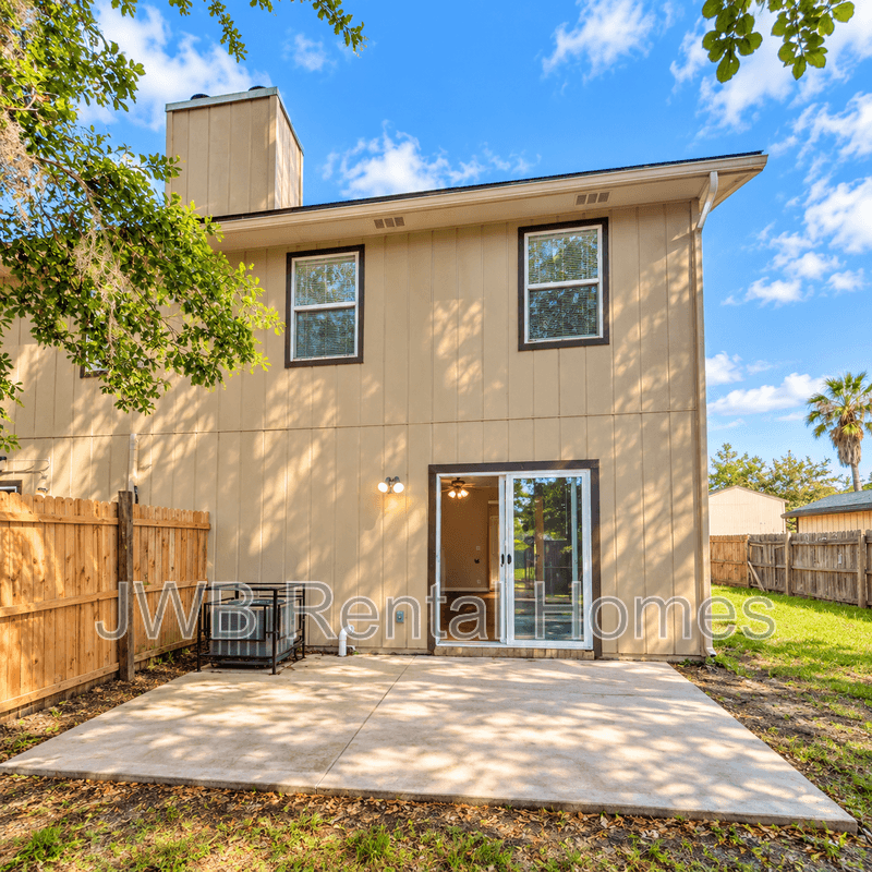 Jacksonville Townhome: 5811 Liska Dr