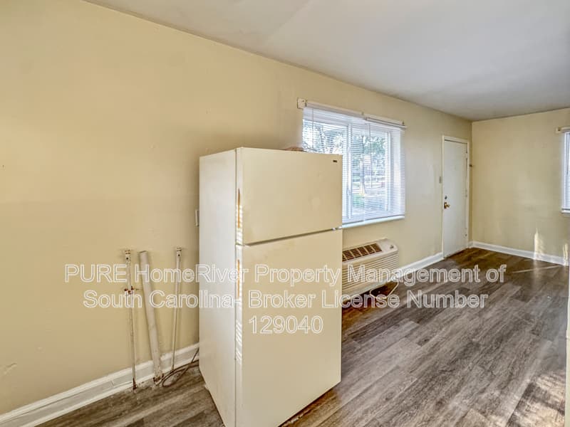 Columbia House: 2413 Laurel St
