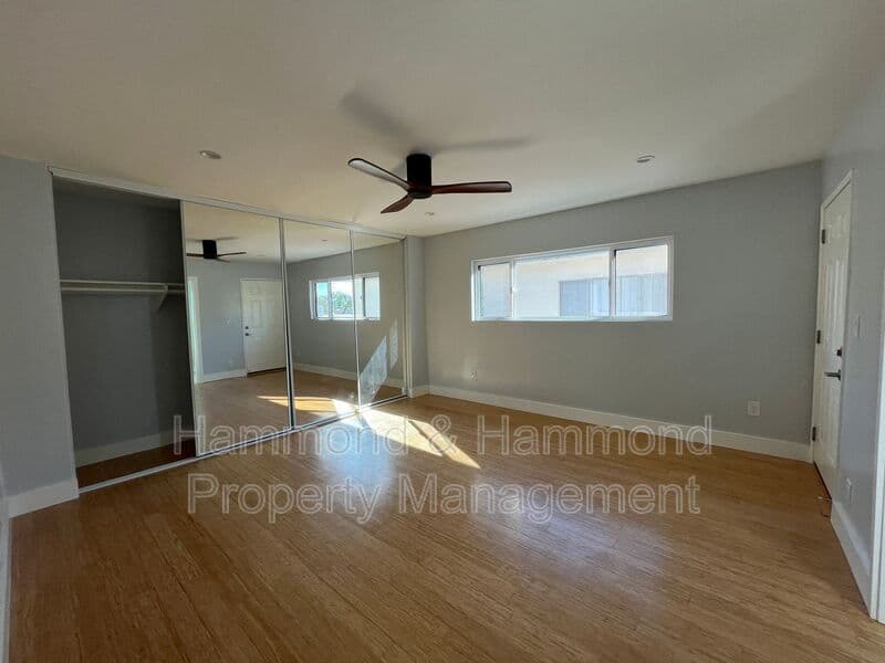 Van Nuys Condo: 5722 Woodman Ave.