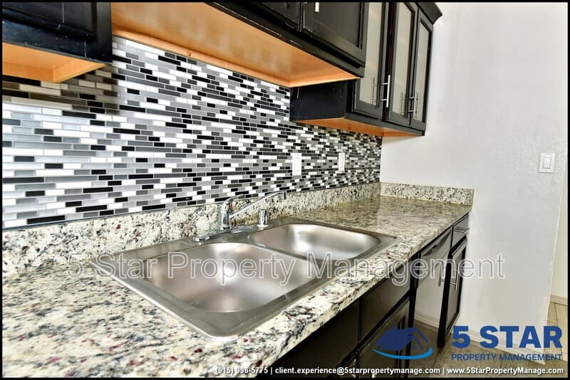 El Paso House: 872 Colbert Shapleigh Place !!