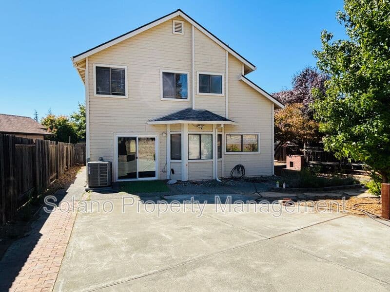 Fairfield House: 2444 Mainsail Ct.