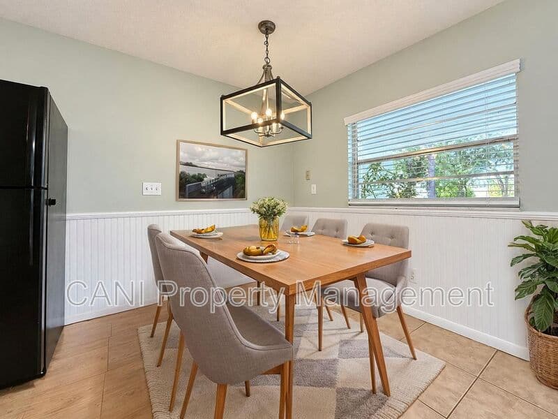 Longwood Condo: 326 East Palmetto Avenue