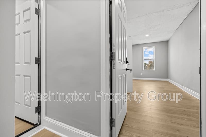 Baltimore House: 206 E 25th St