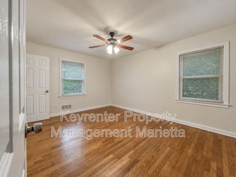 Smyrna House: 3230 Lamar Cir SE