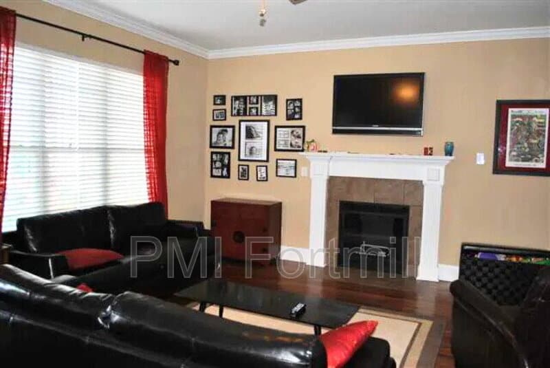 Rock Hill House: 2011 Hayes Drive