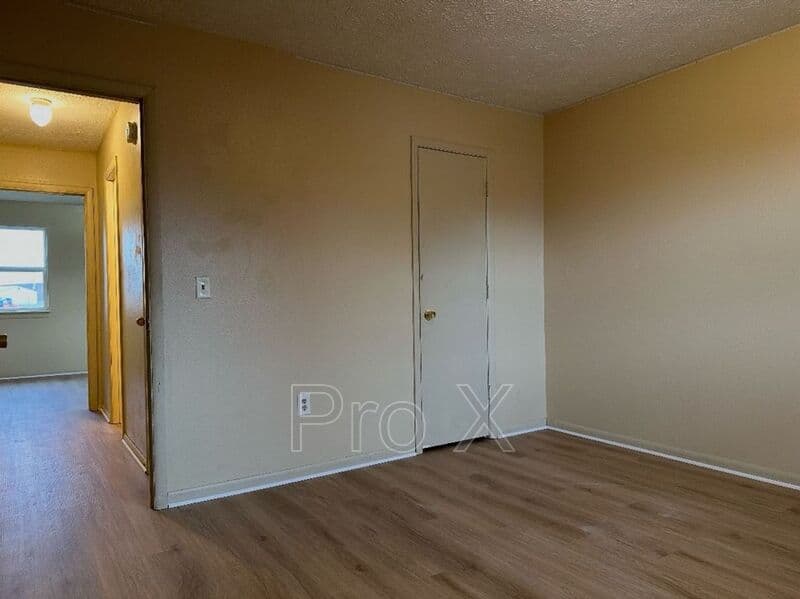 Washburn House: 111 Elm St #1-4