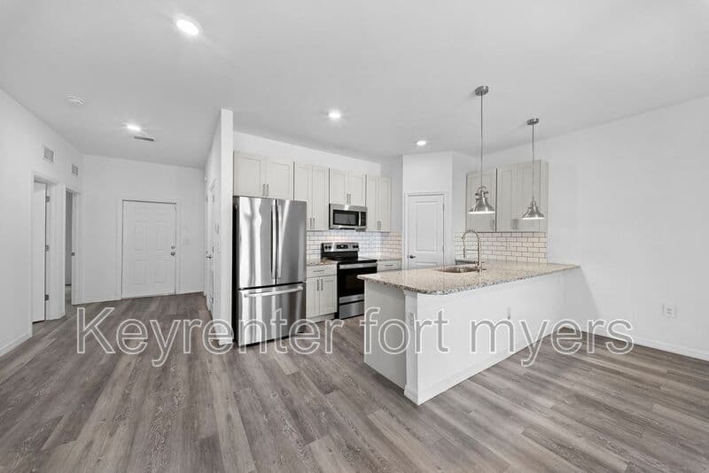 Lehigh Acres House: 4716 29th St SW
