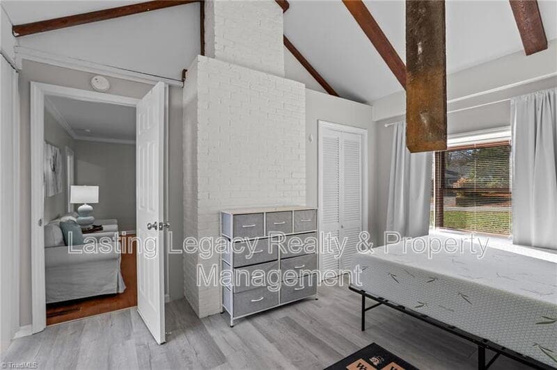 Winston-Salem House: 156 Rosedale Circle