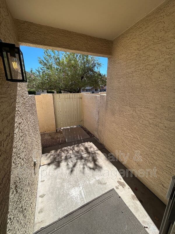 Mesa House: 5808 E. Brown Road