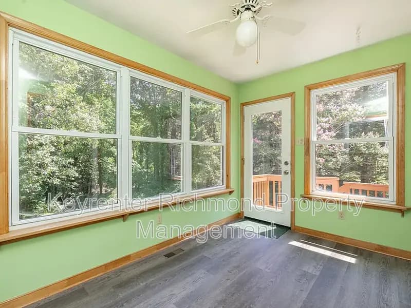 North Chesterfield House: 2811 Bon Oaks Lane