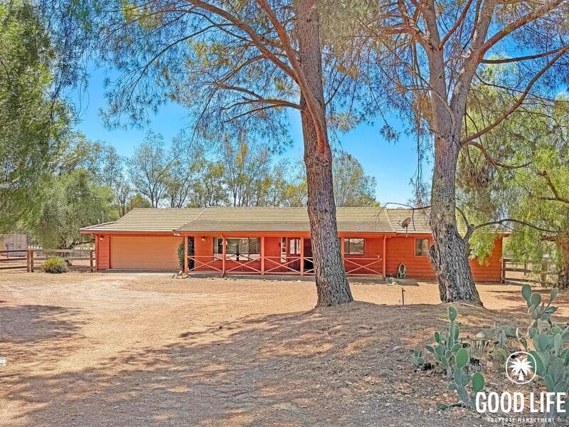 Valley Center House: 19286 Paradise Mountain Rd