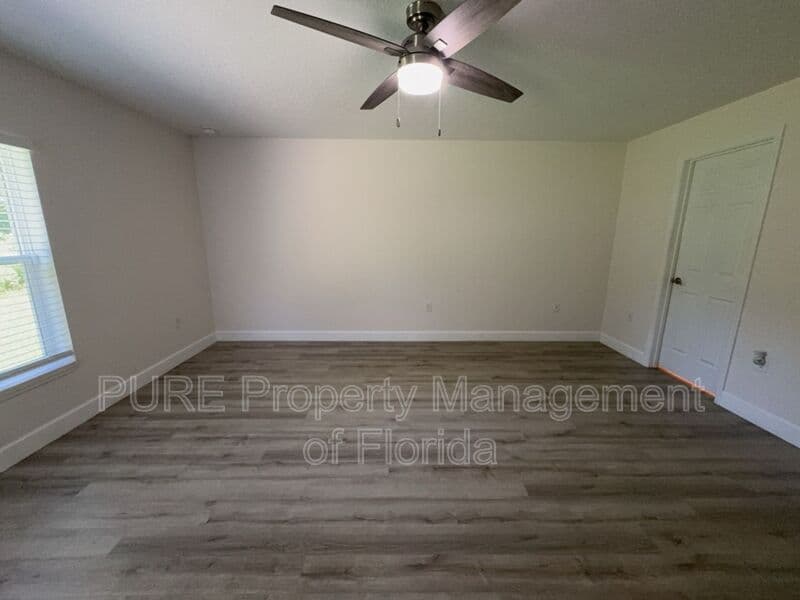 Ocala House: 11165 NW 7th Street