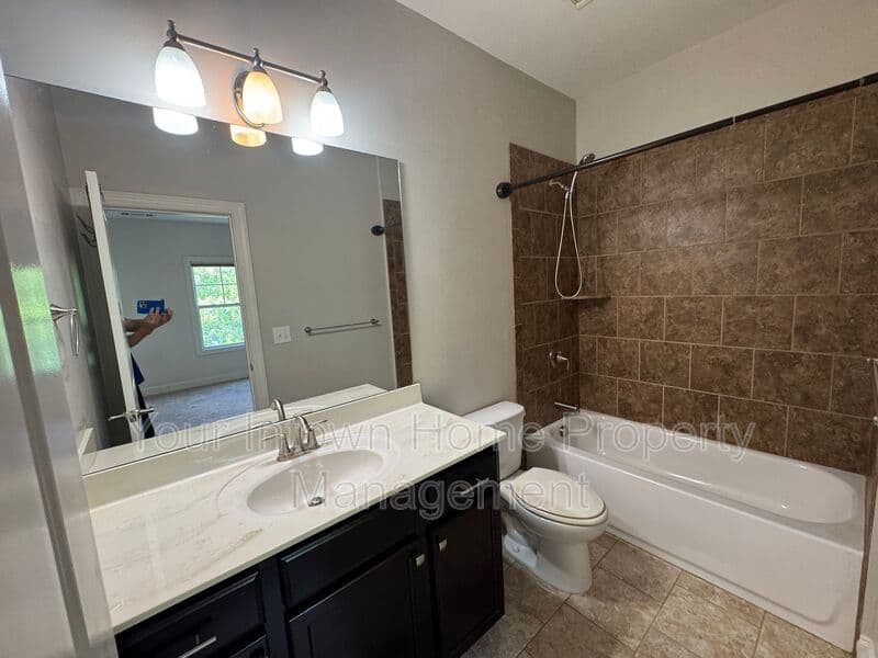 Atlanta House: 2141 Havenwood Trl NE