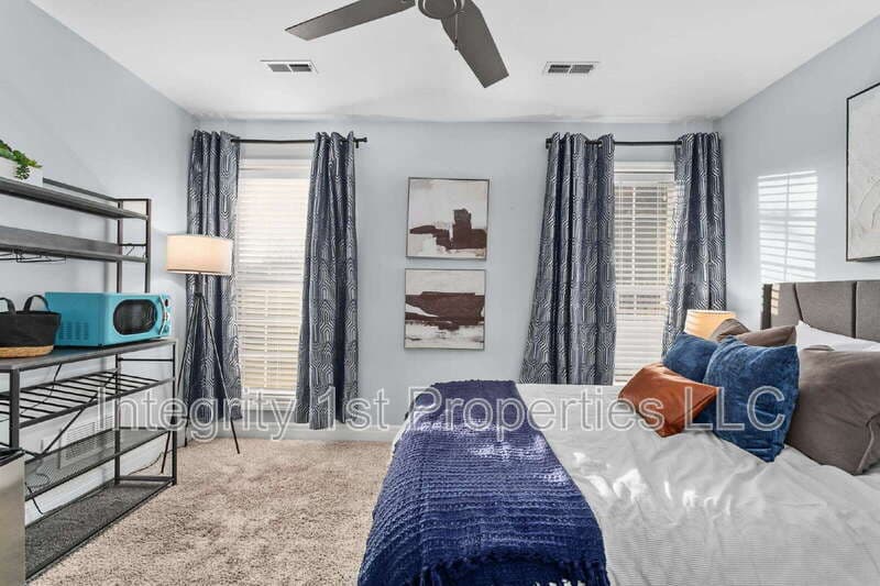 Shawnee House: 11221 West 59th Terrace