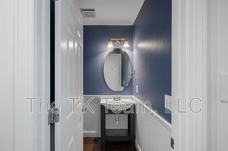 Charlotte House: 430 Iverson Way