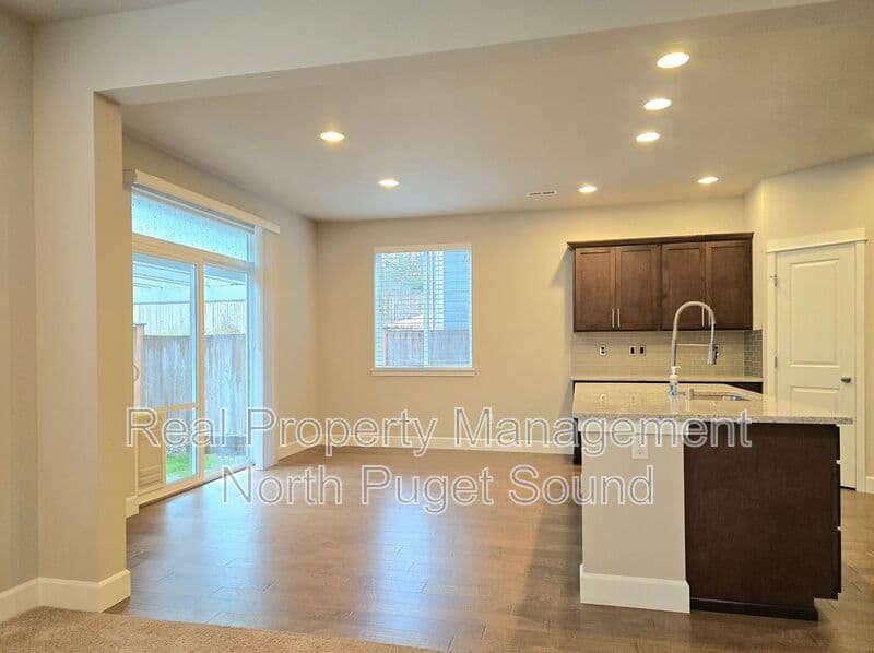 Marysville House: 8432 75th St NE