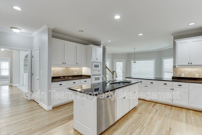 Duluth House: 9345 Riverclub Pkwy