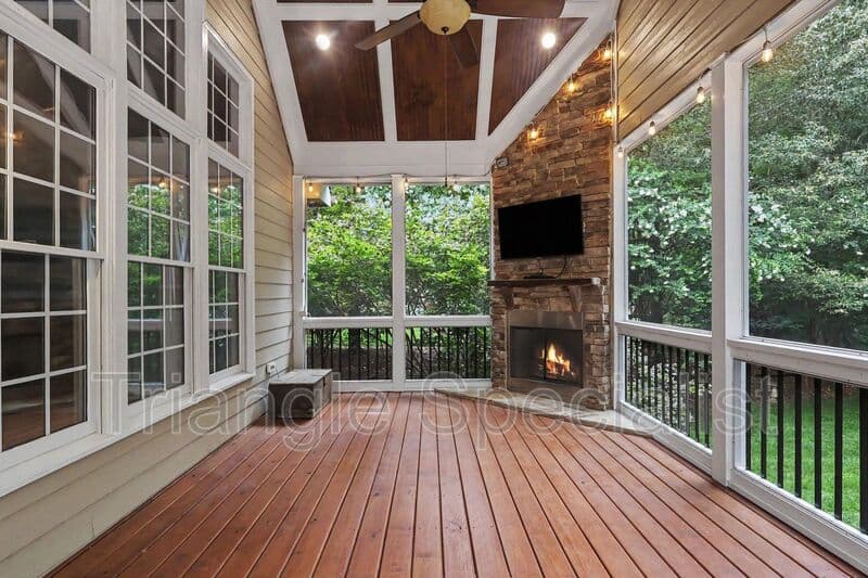 Raleigh House: 6121 Carlyle Drive