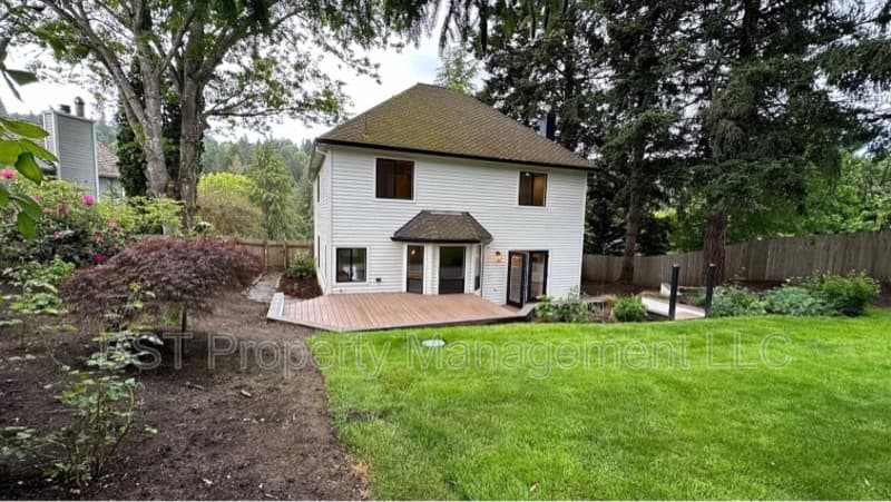 West Linn House: 25130 Rancho Lobo Court