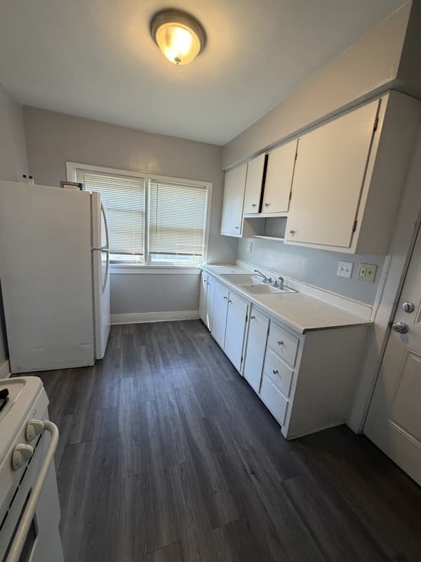 Cleveland Condo: 7901 Dorver Avenue - Upstairs