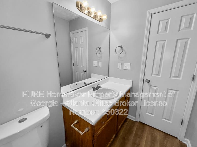 Riverdale House: 8432 Cedar Creek Rdg