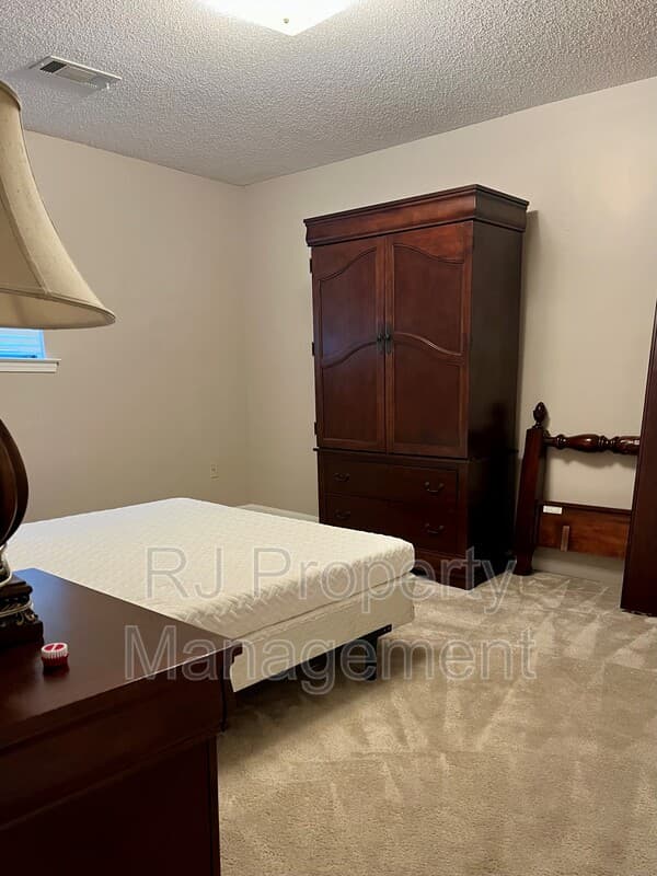 Memphis Condo: 5656 Encino Cv