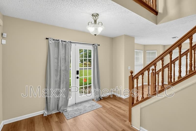 Lithonia House: 1560 Rogers Crossing Dr