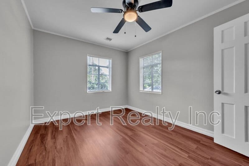 Birmingham House: 7420 Sparta Ave