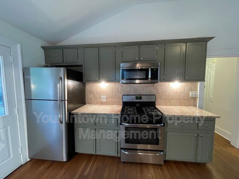 Atlanta House: 82 Rogers Street SE