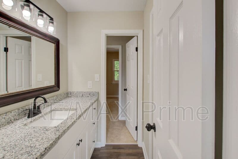 Virginia Beach House: 5375 Grand Lake Crescent