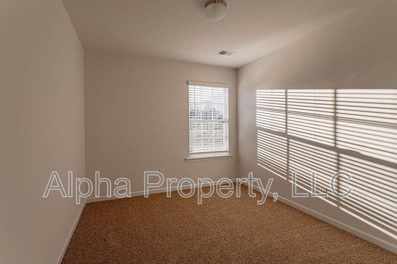 Greer Townhome: 34 Moorlyn Ln
