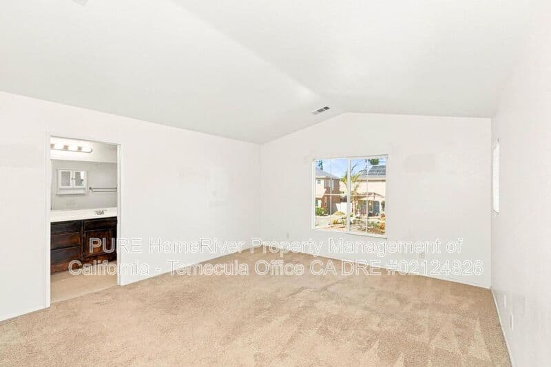 Murrieta House: 31931 Blanca Ct