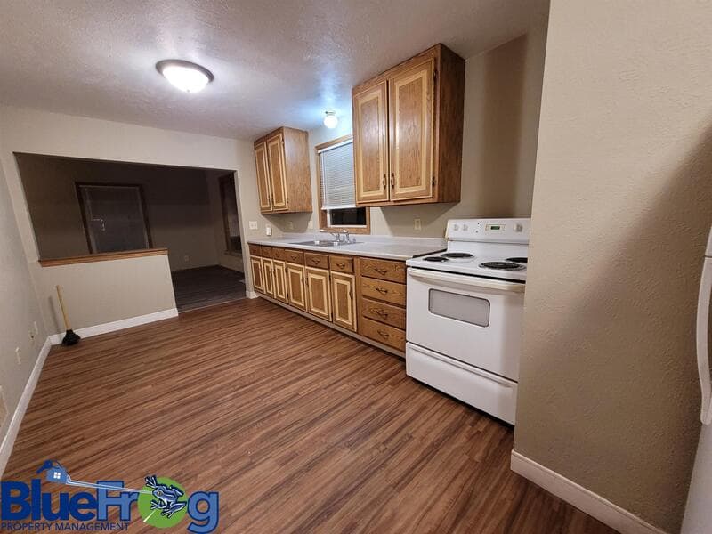 Green Bay House: 404 13th Avenue