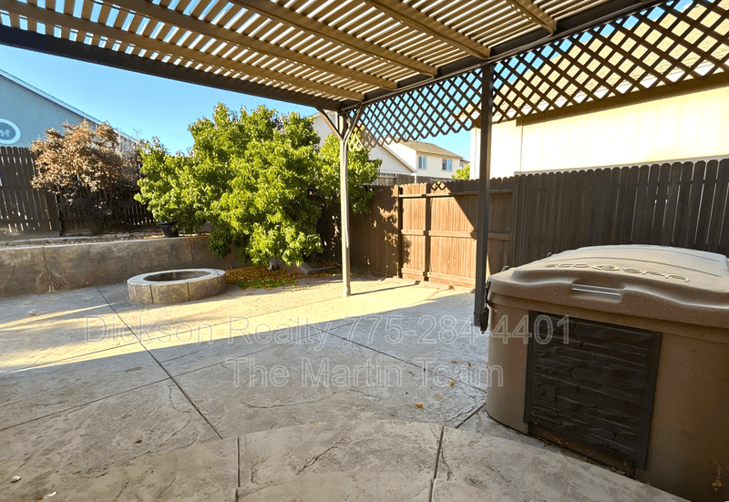 Fernley House: 1351 Shadow Lane