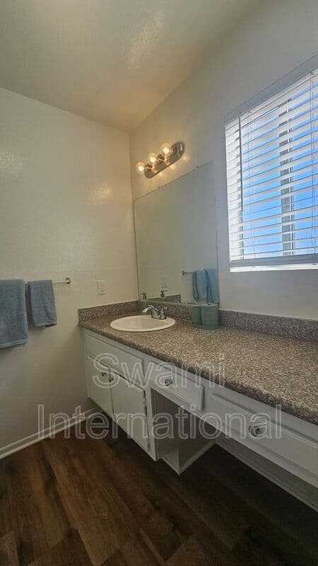 Bellflower Condo: 10030 Rosecrans Ave.