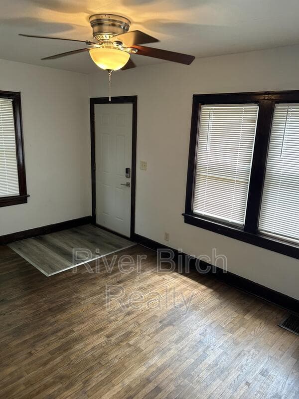 Springfield House: 2633 South Whittier Avenue