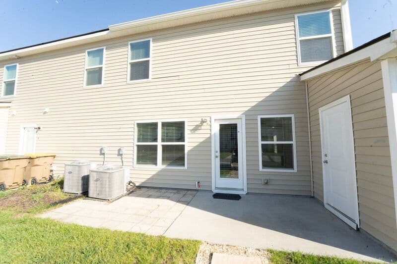 Port Wentworth House: 8J Crabapple Circle