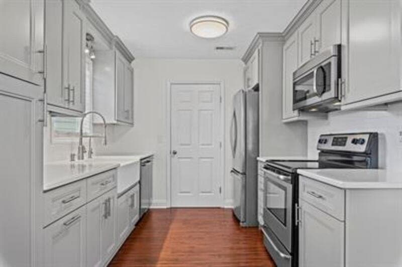Raeford House: 600 South Buckeye Drive
